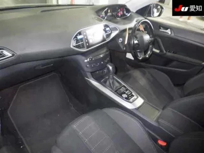 Peugeot 308  с аукциона в Японии