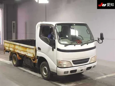Toyota DYNA  с аукциона в Японии
