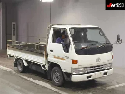 Toyota DYNA  с аукциона в Японии