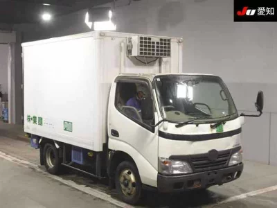 Toyota DYNA  с аукциона в Японии