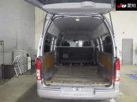 Toyota HIACE VAN лот № 4338 оценка 4  с аукциона в Японии 3