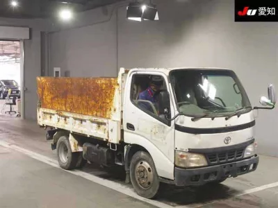 Toyota DYNA  с аукциона в Японии