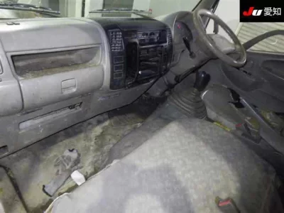 Toyota DYNA  с аукциона в Японии