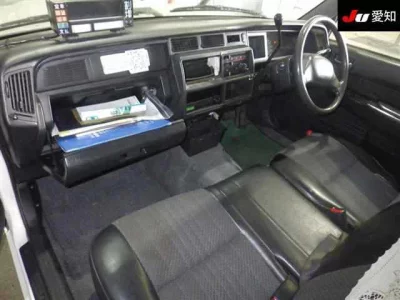 Toyota CROWN COMFORT  с аукциона в Японии