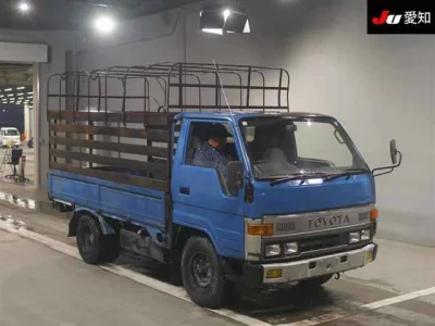 Toyota DYNA  с аукциона в Японии