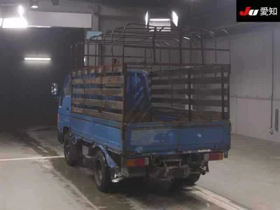 Toyota DYNA  с аукциона в Японии