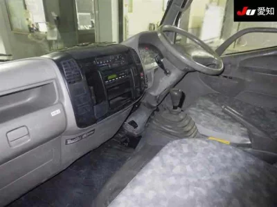 Toyota DYNA  с аукциона в Японии