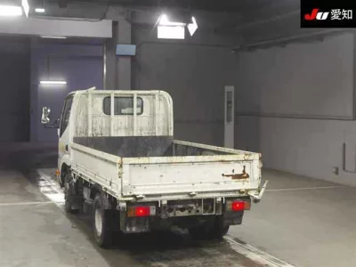 Toyota DYNA  с аукциона в Японии