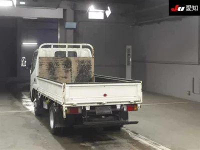 Toyota DYNA  с аукциона в Японии