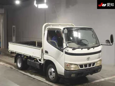 Toyota DYNA  с аукциона в Японии