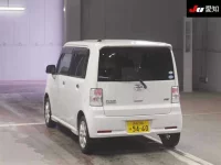 Toyota PIXIS SPACE лот № 334 оценка 4  с аукциона в Японии 1