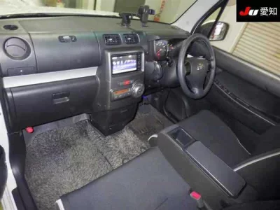 Toyota PIXIS SPACE  с аукциона в Японии