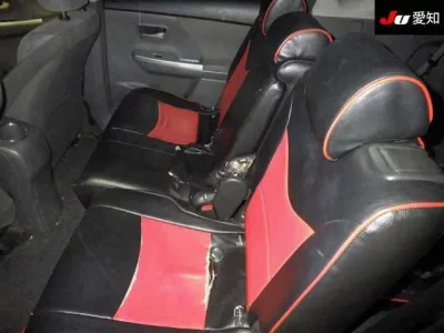 Toyota PRIUS ALPHA  с аукциона в Японии