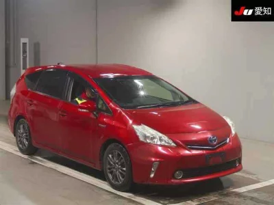 Toyota PRIUS ALPHA  с аукциона в Японии