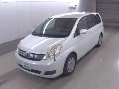 Toyota ISIS