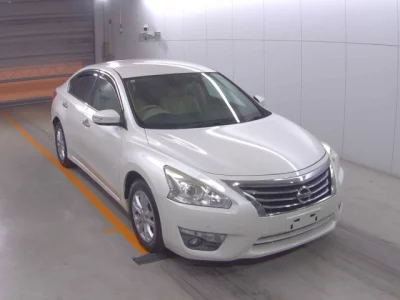 Nissan TEANA