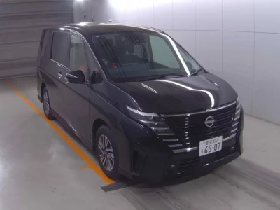 Nissan SERENA  с аукциона в Японии