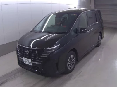 Nissan SERENA  с аукциона в Японии