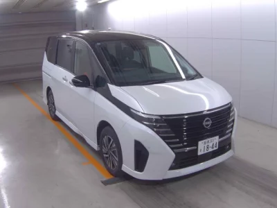 Nissan SERENA  с аукциона в Японии