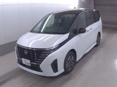 Nissan SERENA  с аукциона в Японии
