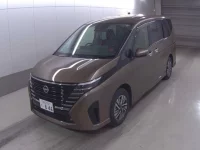 Nissan SERENA лот № 1033 оценка 4.5  с аукциона в Японии 2