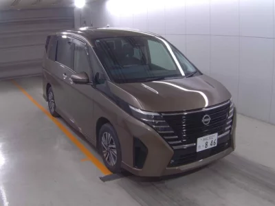 Nissan SERENA  с аукциона в Японии