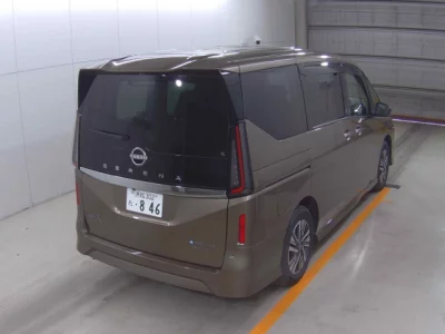 Nissan SERENA  с аукциона в Японии