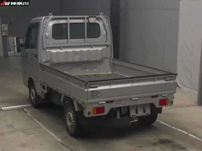 Nissan NT100 Clipper