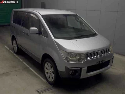 Mitsubishi DELICA D5