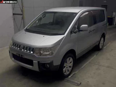 Mitsubishi DELICA D5