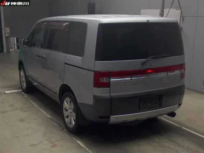 Mitsubishi DELICA D5
