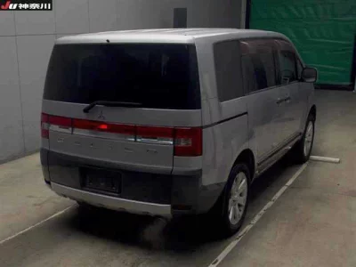 Mitsubishi DELICA D5