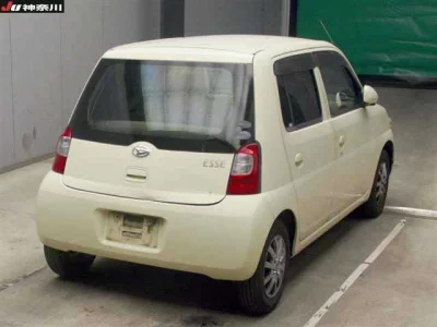 Daihatsu Esse
