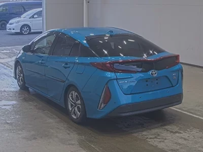 Toyota PRIUS PHV  с аукциона в Японии