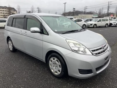 Toyota ISIS