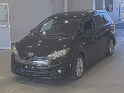 Toyota WISH  с аукциона в Японии