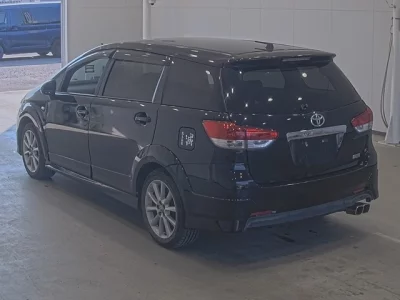 Toyota WISH  с аукциона в Японии