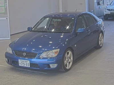 Toyota ALTEZZA  с аукциона в Японии