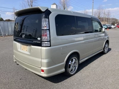 Honda STEP WAGON  с аукциона в Японии