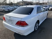 Toyota CROWN лот № 801 оценка 3.5  с аукциона в Японии 1
