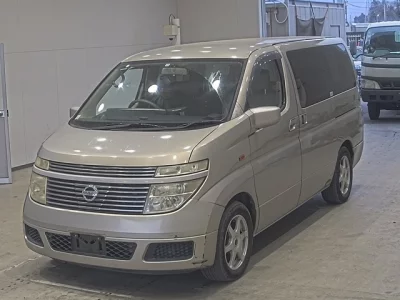 Nissan ELGRAND  с аукциона в Японии
