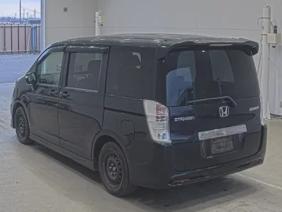 Honda STEP WAGON  с аукциона в Японии