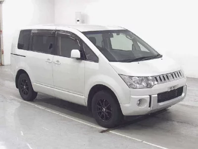 Mitsubishi DELICA D5