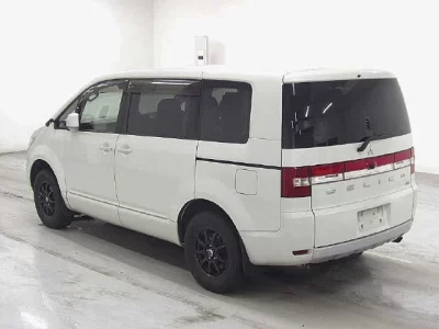 Mitsubishi DELICA D5