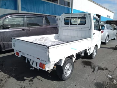 Nissan NT100 Clipper