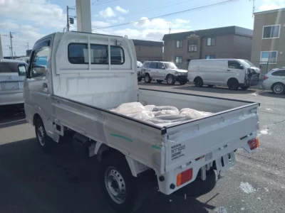 Nissan NT100 Clipper