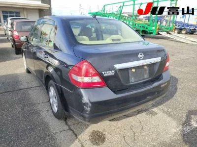 Nissan TIIDA LATIO