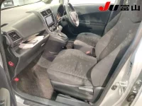 Toyota RACTIS лот № 3003 оценка 3.5  с аукциона в Японии 2