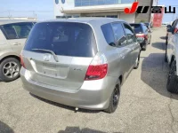 Honda FIT лот № 1020 оценка 3.5  с аукциона в Японии 4