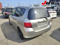 Honda FIT лот № 1020 оценка 3.5  с аукциона в Японии 1